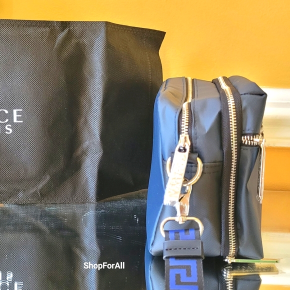 Versace - Picture 7 of 12